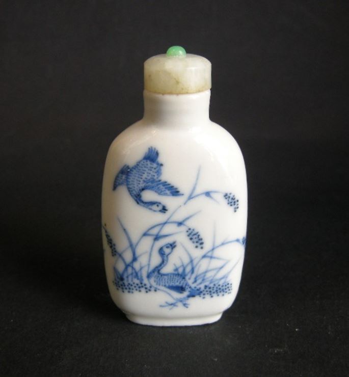 Snuff bottle painted in underglaze blue  of geeses in the millets | MasterArt